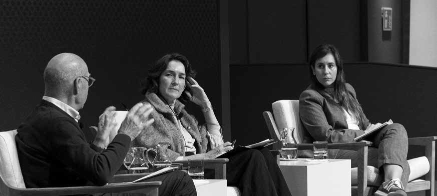 Joan &Aacute;lvarez, &Aacute;ngeles Gonz&aacute;lez Sinde y Carmen P&aacute;ez Soria