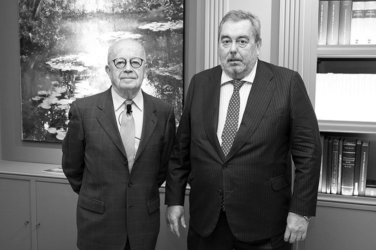Manuel Aguilar (izquierda) y Raimundo P&eacute;rez-Hern&aacute;ndez, director general de la Fundaci&oacute;n Ram&oacute;n Areces