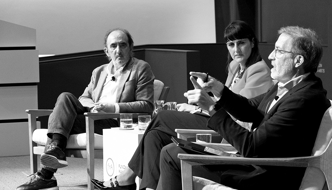 Daniel Innerarity, Mar&iacute;a Gonz&aacute;lez Veracruz y Sen&eacute;n Barro.