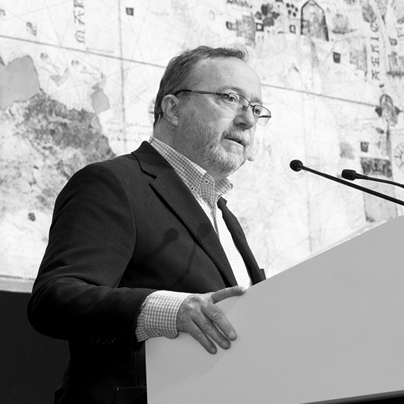 El profesor Juan Pimentel, en un momento de su presentaci&oacute;n.